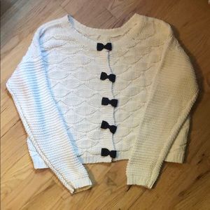 🔴 Sale - Knit sweater with bow button detail